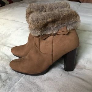 DANA BUCHMAN || TAN ANKLE BOOTIES✨